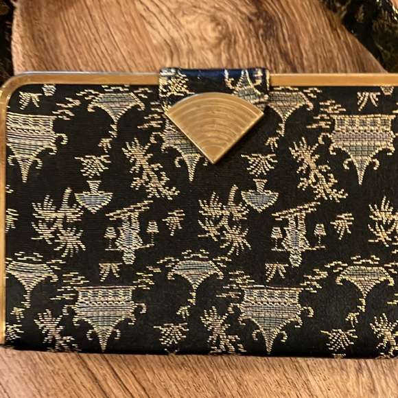 Lin Ben suitcase purse pagoda embroidered black and gold - Picture 4 of 10